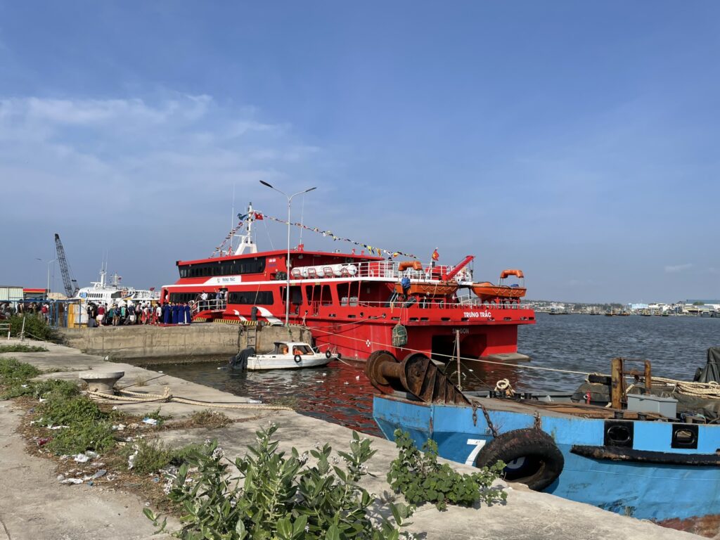 Bến Tàu Phan Thiết: Cảng Đi Phú Quý