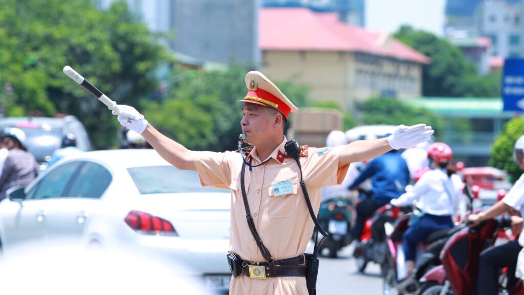 Cảnh sát giao thông Việt Nam và Bảo đảm An toàn Giao thông